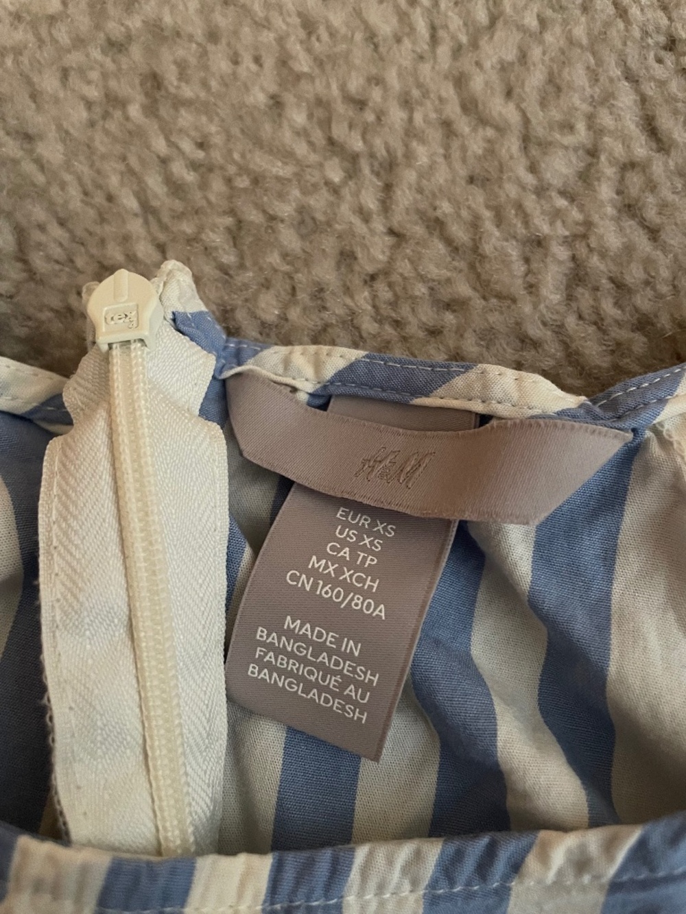 H&M puffed sleeve blouse